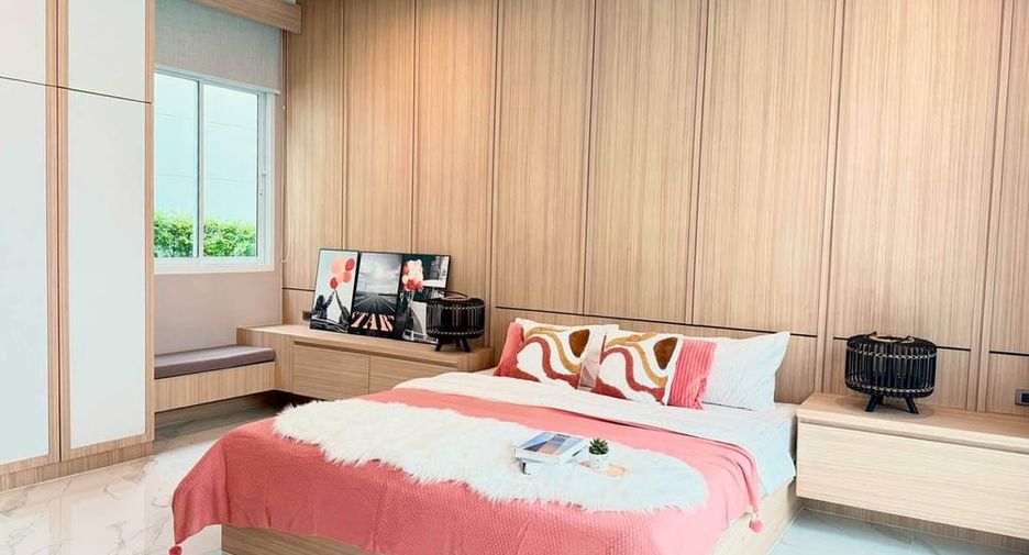 For rent 3 bedrooms villa in Bang Lamung, Chonburi