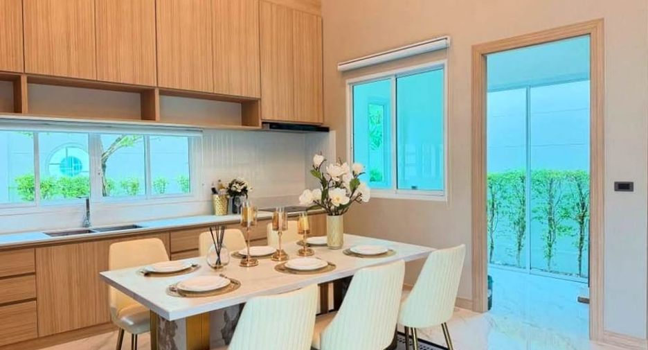 For rent 3 bedrooms villa in Bang Lamung, Chonburi