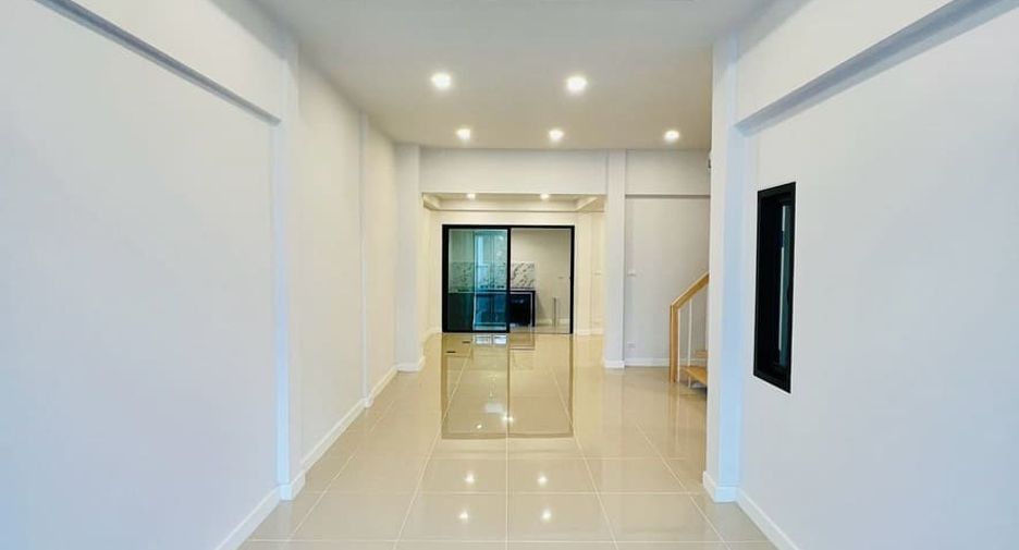 Casa adosada en venta de 3 habitaciones en Lak Si, Bangkok