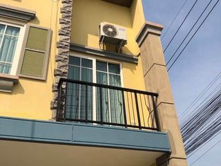 For rent 4 bedrooms townhouse in Si Racha, Chonburi