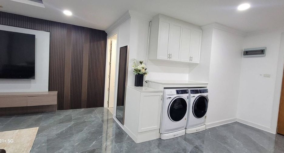 For rent 2 bedrooms condo in Bang Lamung, Chonburi