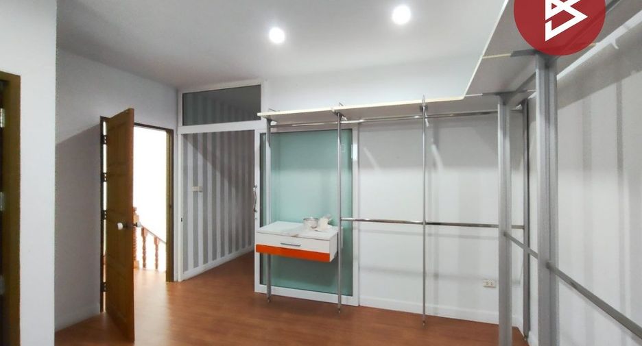 Casa en venta de 4 habitaciones en Phra Samut Chedi, Samut Prakan
