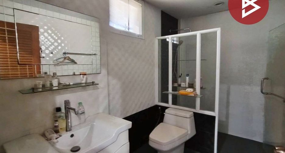 Casa en venta de 4 habitaciones en Phra Samut Chedi, Samut Prakan