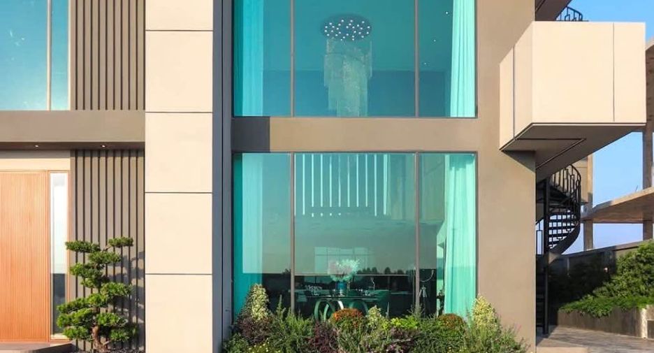 Villa en venta de 5 habitaciones en Bang Lamung, Chonburi