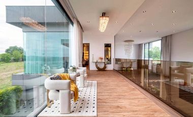 Villa en venta de 5 habitaciones en Bang Lamung, Chonburi
