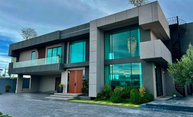Villa zum Kauf mit 5 Zimmer in Bang Lamung, Chonburi