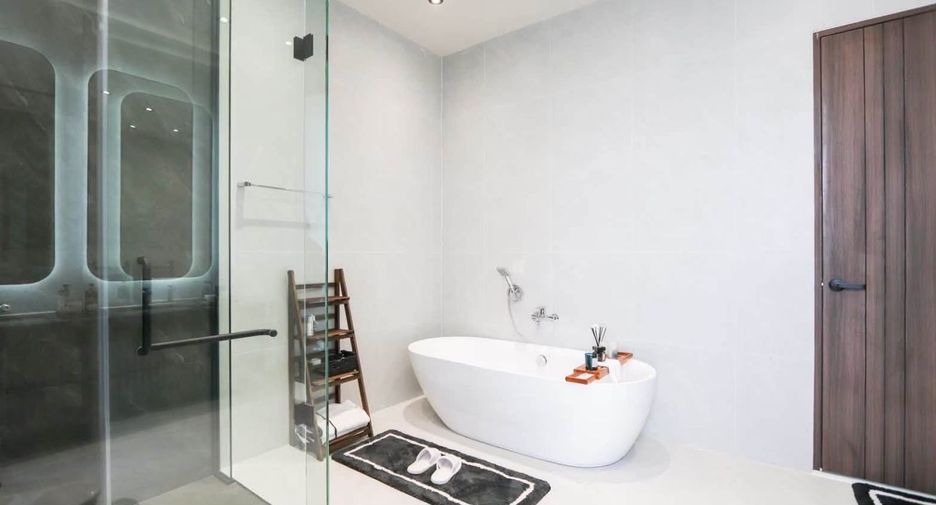 Villa en venta de 5 habitaciones en Bang Lamung, Chonburi