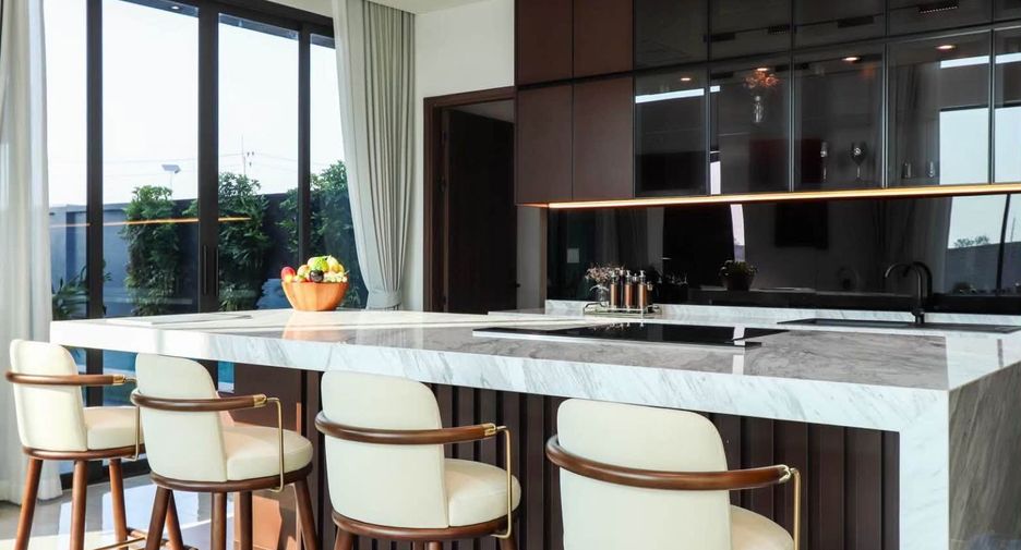 Villa en venta de 5 habitaciones en Bang Lamung, Chonburi