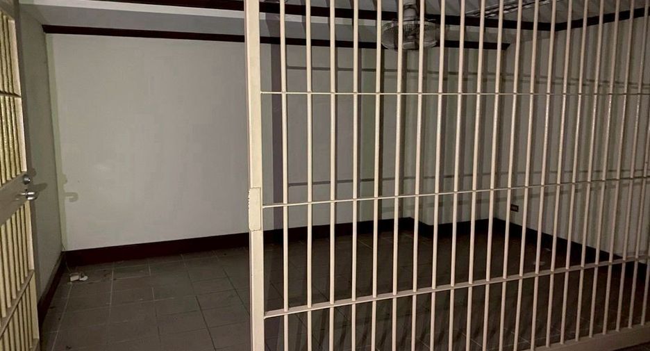 For rent and for sale office in Watthana, Bangkok