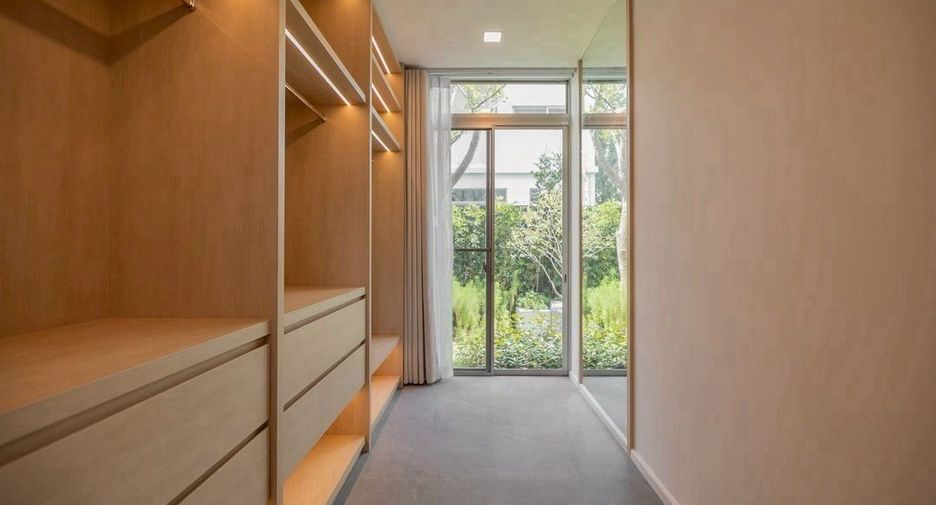 Casa en alquiler de 4 habitaciones en Saphan Sung, Bangkok