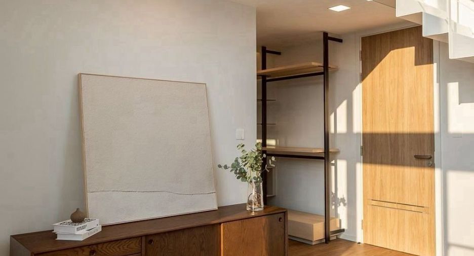 Casa en alquiler de 4 habitaciones en Saphan Sung, Bangkok