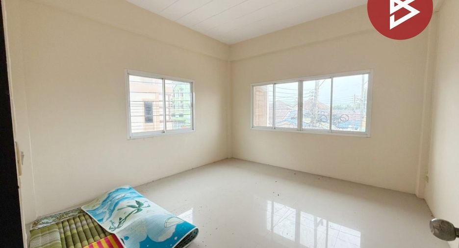 Reihenhaus zum Kauf mit 2 Zimmer in Krathum Baen, Samut Sakhon