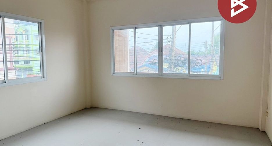 Reihenhaus zum Kauf mit 2 Zimmer in Krathum Baen, Samut Sakhon