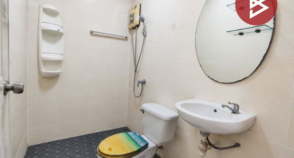 Reihenhaus zum Kauf mit 3 Zimmer in Krathum Baen, Samut Sakhon