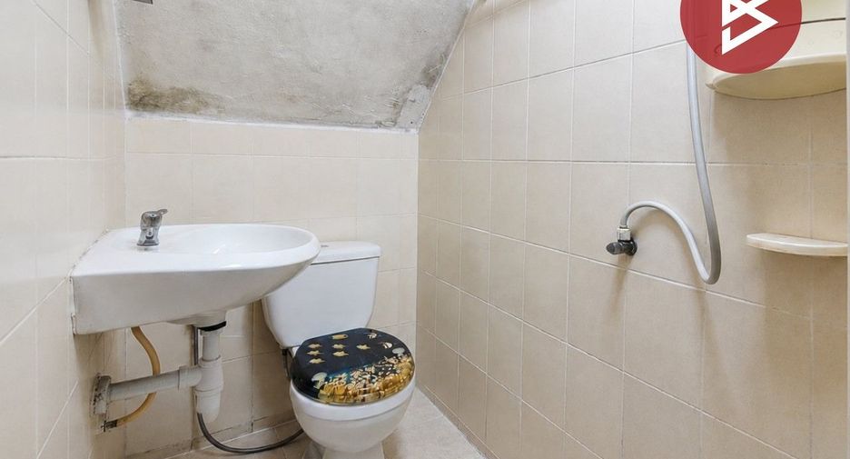 Reihenhaus zum Kauf mit 3 Zimmer in Krathum Baen, Samut Sakhon