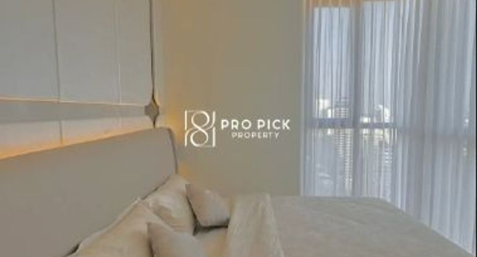 For rent 2 bedrooms condo in Watthana, Bangkok