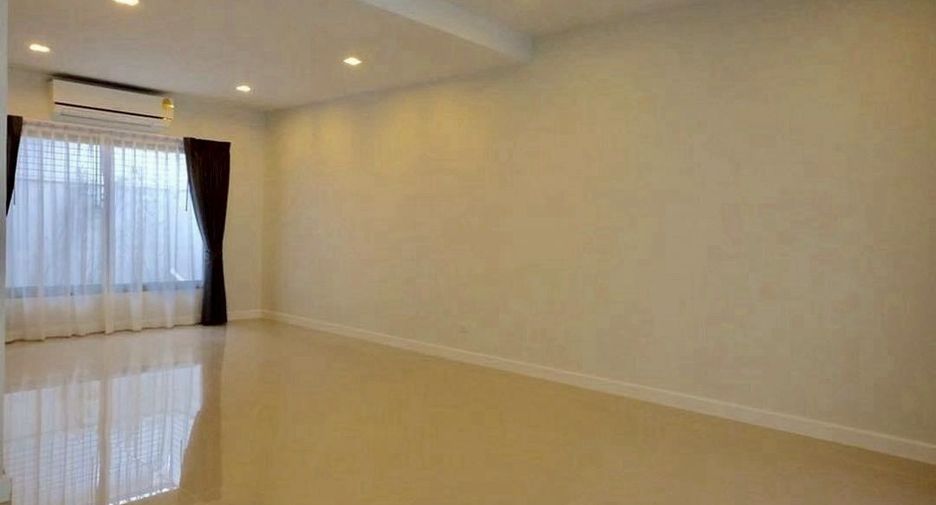 Reihenhaus zur Miete mit 3 Zimmer in Bang Phli, Samut Prakan