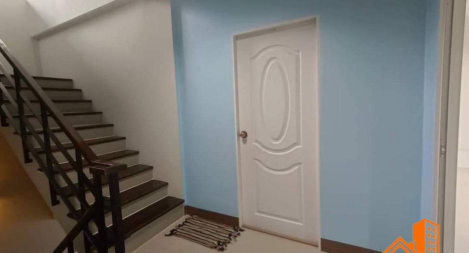 For sale 4 bedrooms townhouse in Lat Krabang, Bangkok