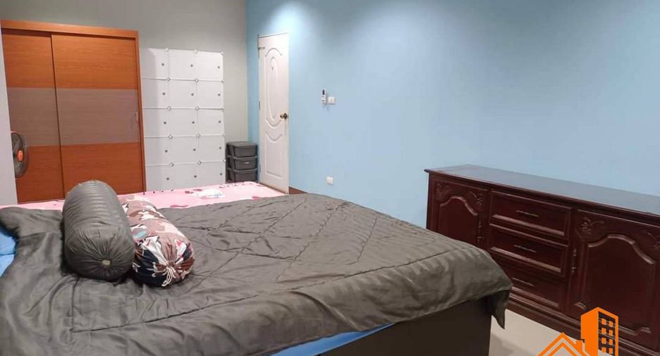 For sale 4 bedrooms townhouse in Lat Krabang, Bangkok