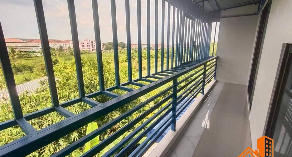 For sale 4 bedrooms townhouse in Lat Krabang, Bangkok