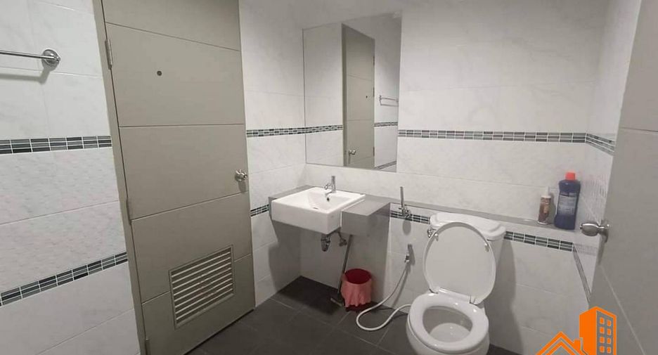 For sale 4 bedrooms townhouse in Lat Krabang, Bangkok