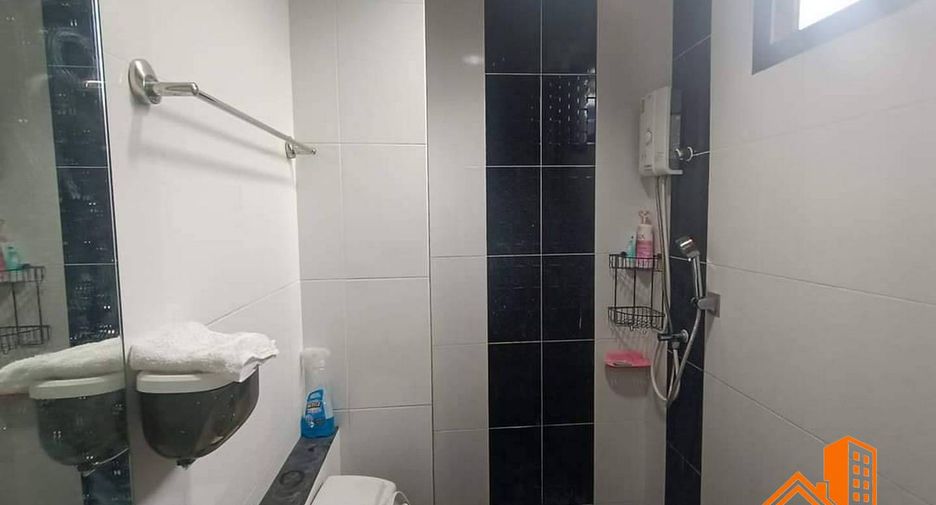 For sale 4 bedrooms townhouse in Lat Krabang, Bangkok