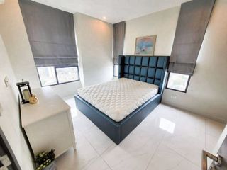 For sale 3 bedrooms condo in Watthana, Bangkok