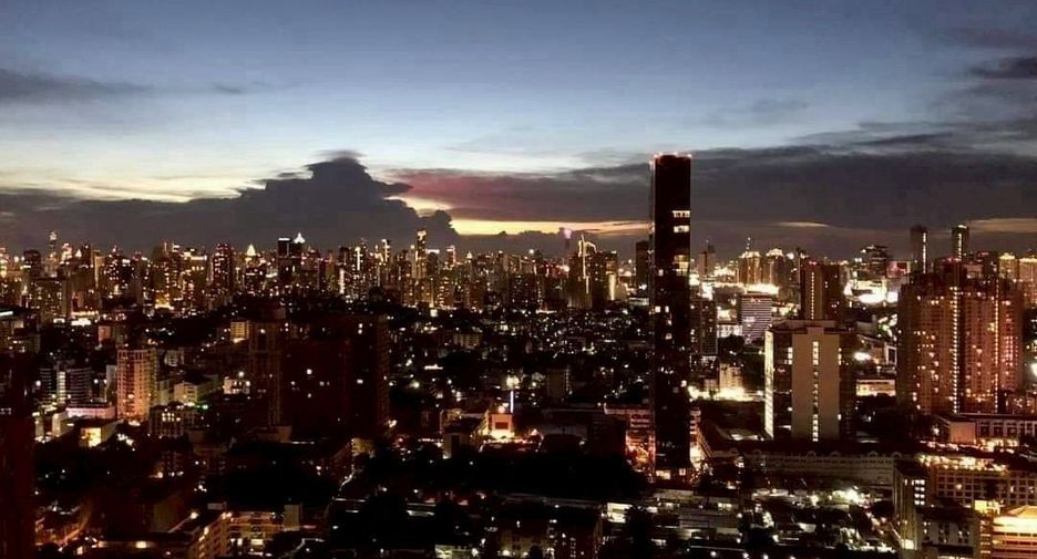 À vendre 3 chambres condo à Watthana, Bangkok