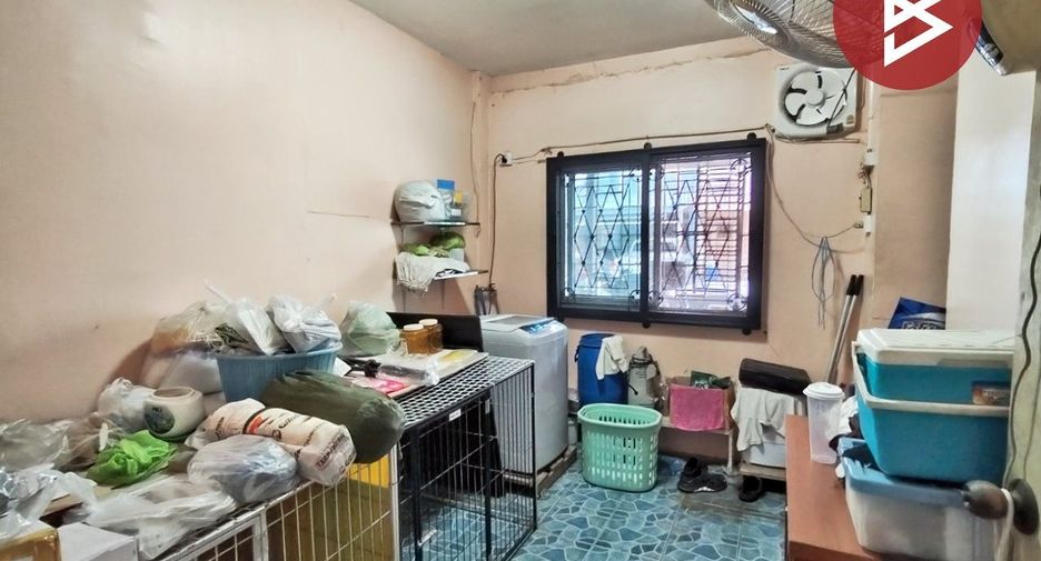 出售 4 卧室 联排别墅 在 Mueang Samut Prakan, Samut Prakan