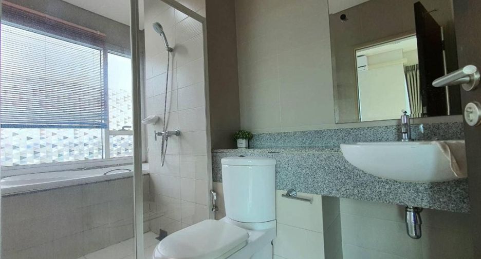 For rent 2 bedrooms condo in Phaya Thai, Bangkok