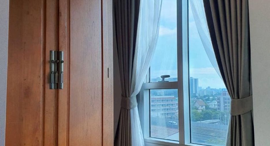 For rent 2 bedrooms condo in Phaya Thai, Bangkok