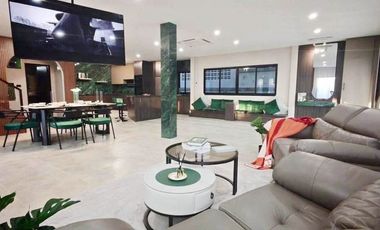 Villa zum Kauf mit 5 Zimmer in Bang Lamung, Chonburi