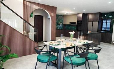 Villa zum Kauf mit 5 Zimmer in Bang Lamung, Chonburi