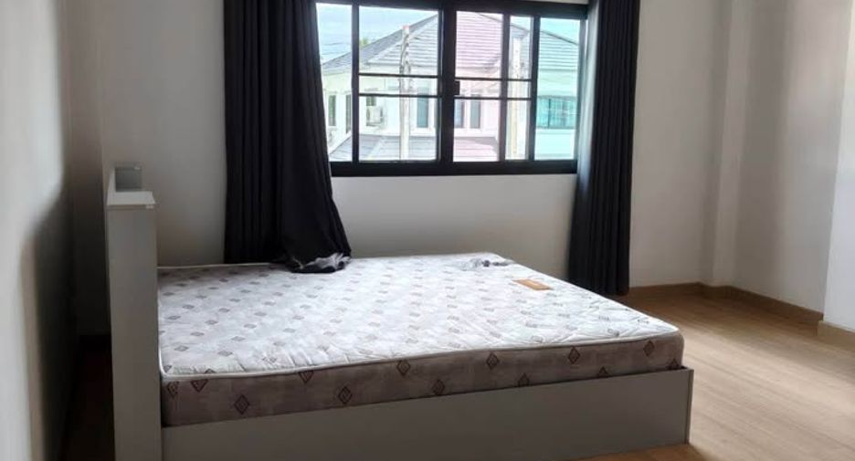 For rent 3 bedrooms house in Mueang Chiang Mai, Chiang Mai