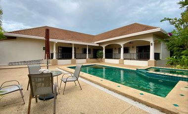 For sale 4 bedrooms villa in Hua Hin, Prachuap Khiri Khan