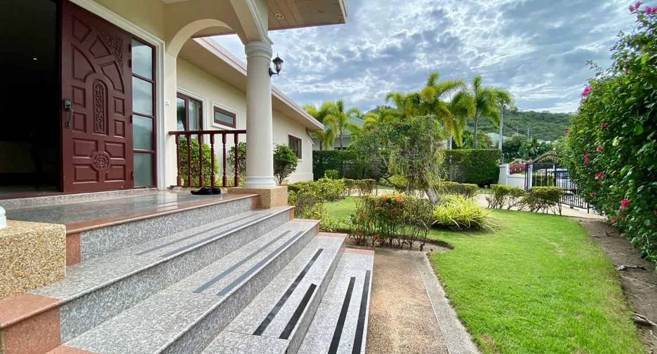 For sale 4 bedrooms villa in Hua Hin, Prachuap Khiri Khan
