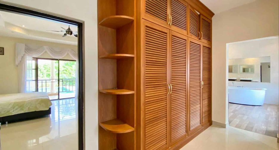 For sale 4 bedrooms villa in Hua Hin, Prachuap Khiri Khan