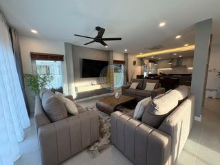 For rent 5 bedrooms villa in Bang Lamung, Chonburi