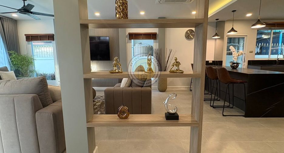 For rent 5 bedrooms villa in Bang Lamung, Chonburi