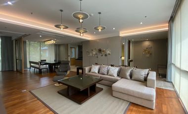 For rent 3 bedrooms condo in Khlong Toei, Bangkok