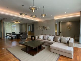 For rent 3 bedrooms condo in Khlong Toei, Bangkok