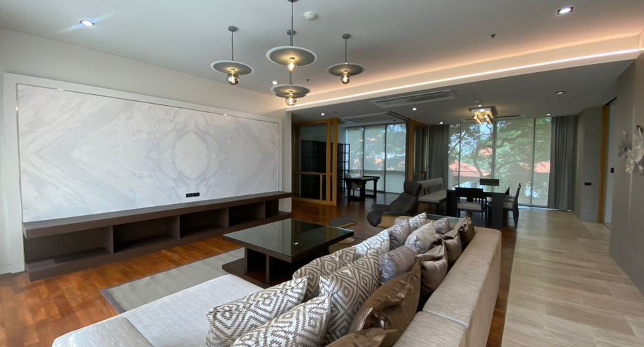 For rent 3 bedrooms condo in Khlong Toei, Bangkok
