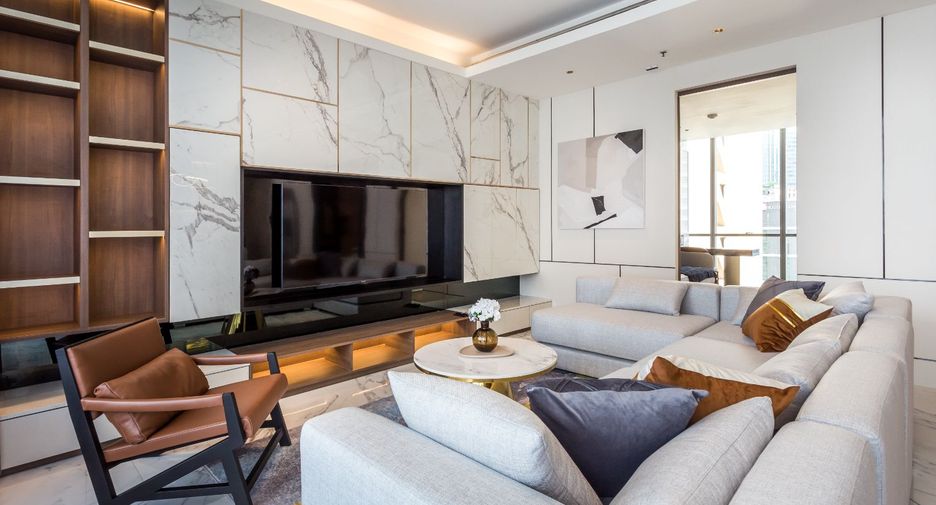 Condo en alquiler y en venta de 3 habitaciones en Khlong Toei, Bangkok