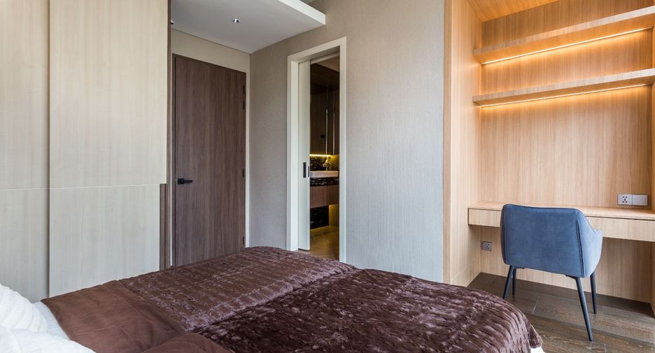 Condo en alquiler y en venta de 3 habitaciones en Khlong Toei, Bangkok