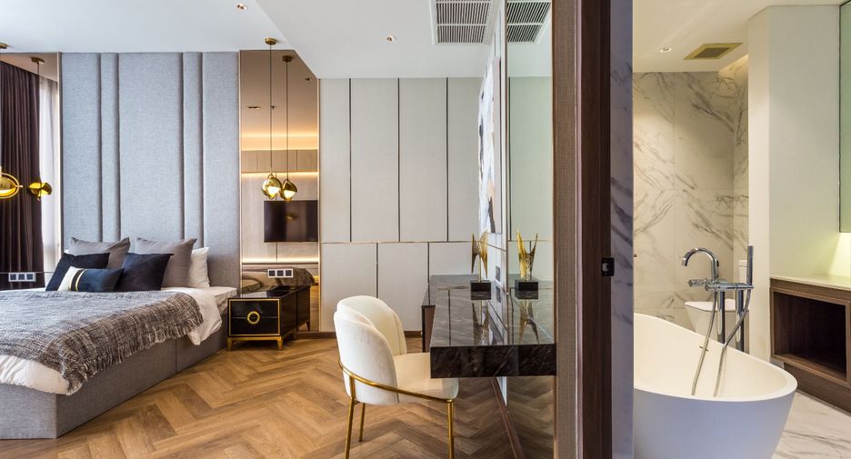 Condo en alquiler y en venta de 3 habitaciones en Khlong Toei, Bangkok
