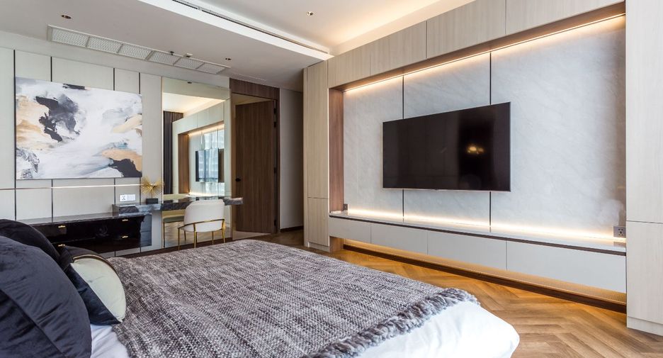 Condo en alquiler y en venta de 3 habitaciones en Khlong Toei, Bangkok