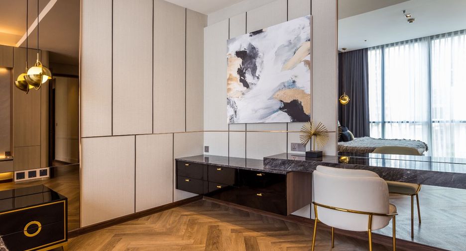 Condo en alquiler y en venta de 3 habitaciones en Khlong Toei, Bangkok