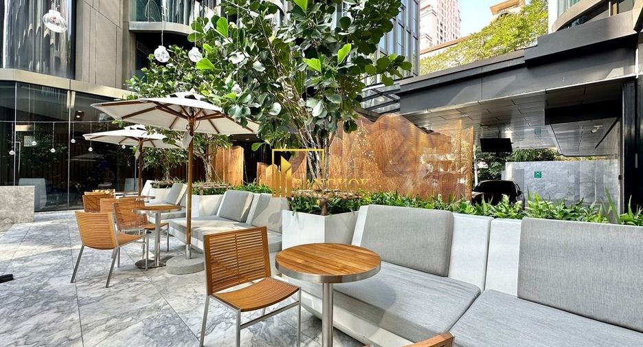 For rent 2 bedrooms condo in Watthana, Bangkok