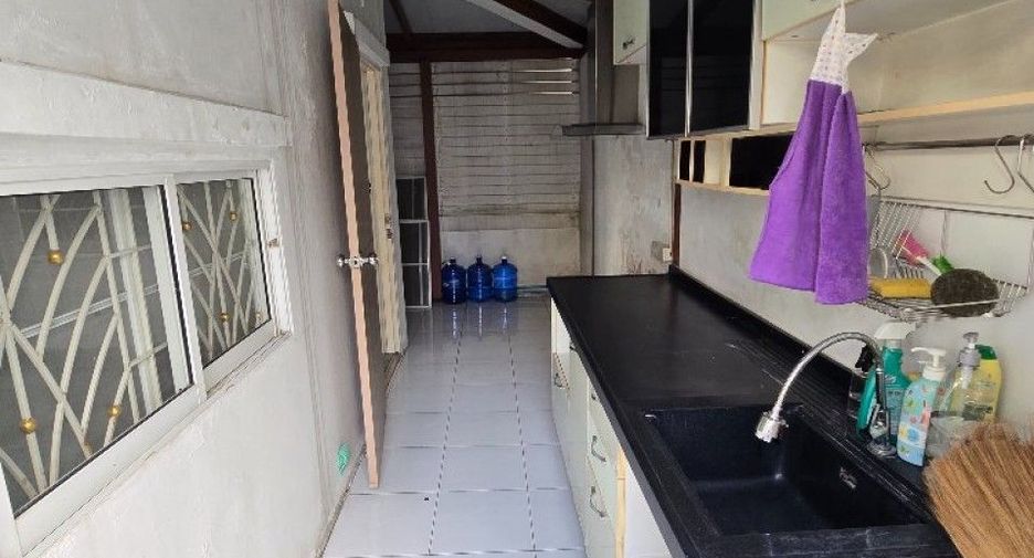 Reihenhaus zur Miete und zum Kauf mit 3 Zimmer in Mueang Samut Prakan, Samut Prakan