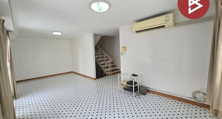 Reihenhaus zur Miete und zum Kauf mit 3 Zimmer in Mueang Samut Prakan, Samut Prakan